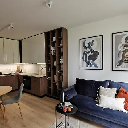 New Parking Place & Self Check In 24h Taras Miedziana