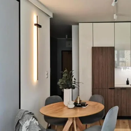 New Parking Place & Self Check In 24h Taras Miedziana *